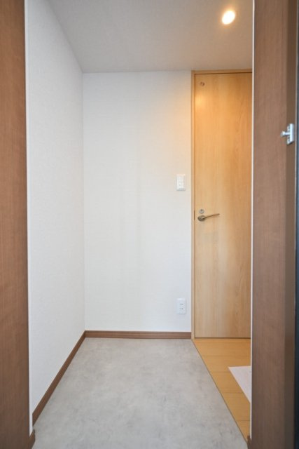 ＣＥＮＴＲＡＬ　ＧＡＲＤＥＮ　ＲＥＳＩＤＥＮＣＥ　ＴＯＫＹＯの玄関|ゆったりとした玄関です
