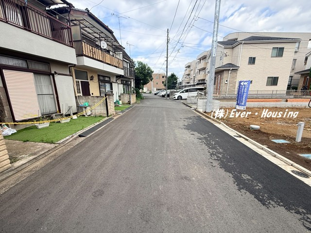 新座市野寺1丁目　新築住宅　全５棟の前面道路含む現地写真