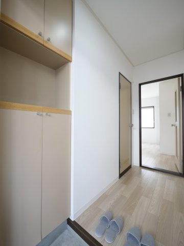 ローゼンハイムＢ棟の玄関|※写真は別の部屋のものです。