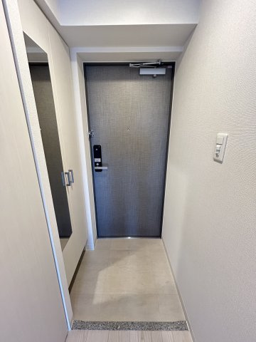 大阪市西区立売堀１丁目の賃貸マンションの玄関