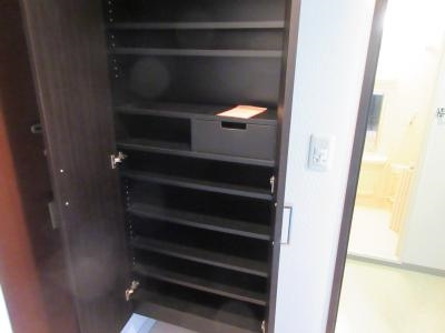 サムティ京都二条の収納|シューズＢＯＸ