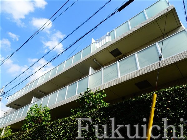 エスティメゾン都立大学の外観