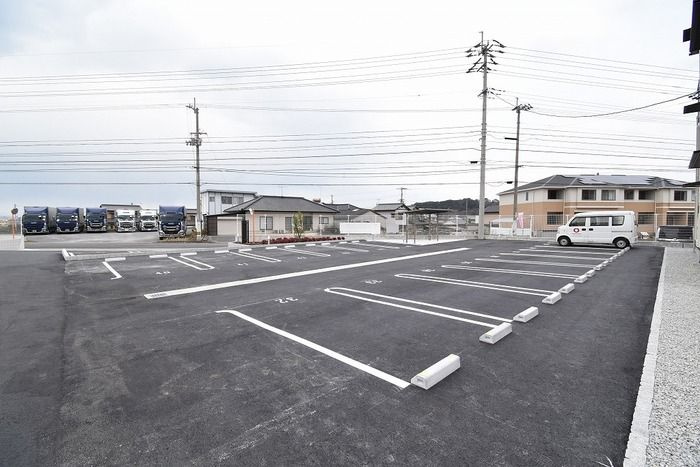 メゾン勝賀　B棟の駐車場