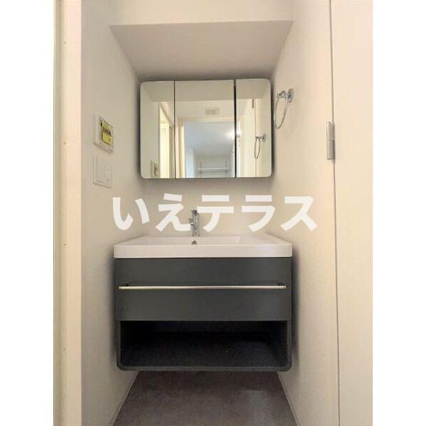 セレニテ神戸駅前アリエの洗面所