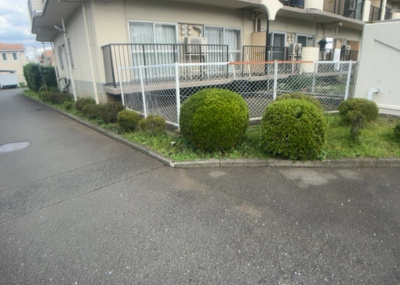 【庭】 | ネオコーポ町田 | 物件によっては、入居者が個人的に使用できる専用庭がついているものもあります。また、住宅の中にある土間の部分を庭と呼ぶこともあります。庭の用途は住む人によって変わり、それによってデザインもさまざまです。