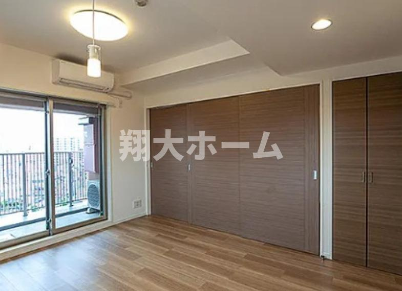 ライジングプレイス浅草参番館の居間・リビング