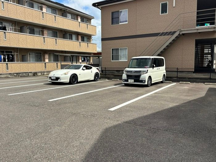 メゾン定正　Bの駐車場