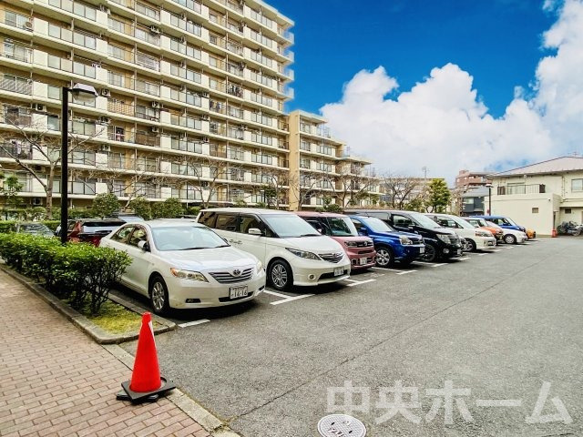 ガーデンプラザ柴又弐番館の駐車場|【敷地内駐車場】最新の空き状況や費用などの詳細は担当スタッフまでお問い合わせください。