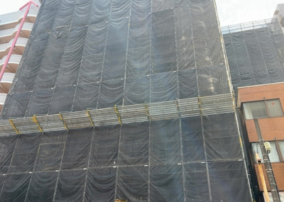 【構造・工法・仕様】 | ライオンズマンション相模原第七 | ＲＣ造、Reinforced Concreteは直訳すると補強されたコンクリートです。主に柱や梁・床・壁が鉄筋とコンクリートで構成おり、鉄筋を組んだ型枠にコンクリートを流し込んで固めたものを指します。