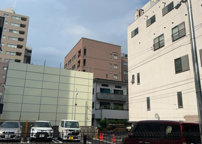 【展望】 | ライオンズマンション相模原第七 | 眺望を気にして物件を探す場合、前面に建物が建っていないか現地で確認しましょう！前面に建物があると景色はもちろん、日当たりや風通しにも影響が出てきます。住んだ時のことを想像しながら現地見学をしましょう。