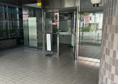 【内装】 | ライオンズマンション相模原第七 | 共用部分は、一棟の建物に住む区分所有者全員が共同で所有するとし、共用部分の管理、補修などは、区分所有者で形成される管理組合が行います。個人の判断で勝手に変更することはできませんので覚えておきましょう。