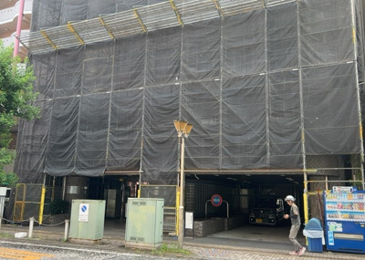 【外観】 | ライオンズマンション相模原第七 | 外観はマンション管理がされているかの目安になります。築年数が古いと、壁面は劣化してひび割れが生じることも！建物が古びていても細かいところが修繕されていると、きちんと管理されているなぁと感じるでしょう。