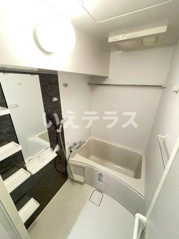 セレニテ神戸駅前アリエの浴室|落ち着いた空間のお風呂です