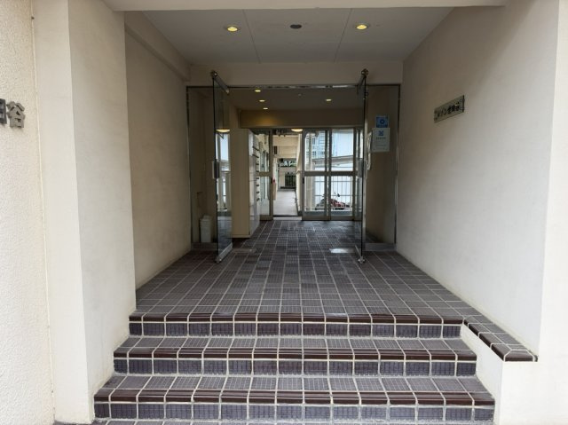 【エントランス】 | メゾン世田谷