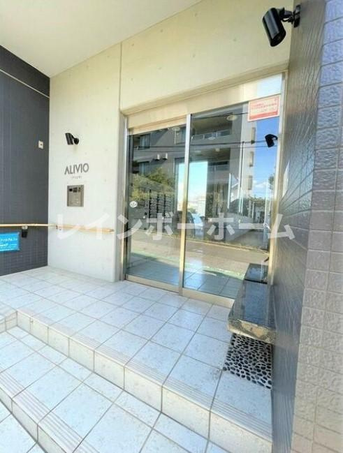 柏市十余二の賃貸マンションのエントランス|落ち着いたエントランスです