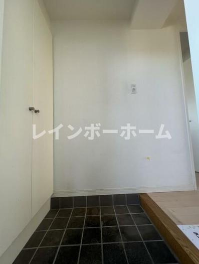 柏市十余二の賃貸マンションの玄関|ゆったりとした玄関です