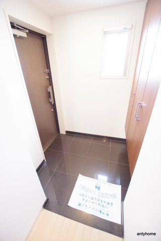 レジディア都島1　仲介手数料無料の玄関