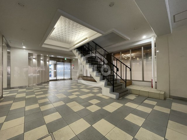 ガーデンハイツ江戸堀　西船場小学校区のロビー|ガーデンハイツ江戸堀　ロビー