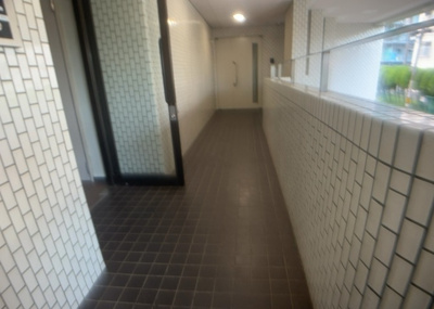 【その他共用部分】 | メゾン・ド・ノア明神町 | 共用部分は、一棟の建物に住む区分所有者全員が共同で所有するとし、共用部分の管理、補修などは、区分所有者で形成される管理組合が行います。個人の判断で勝手に変更することはできませんので覚えておきましょう。