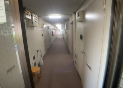 【内装】 | メゾン・ド・ノア明神町 | 共有部分は、住民なら誰もが使える設備のこと。例えば駐車場やエレベーター、インターネット設備、セキュリティ設備などがあります。他にも、マンションの廊下・外部階段やエントランス・ゴミ置き場などがあります。