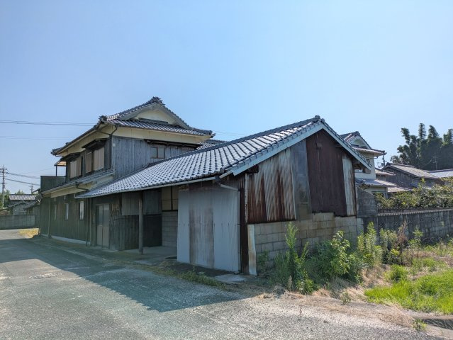 中通土地の前面道路含む現地写真