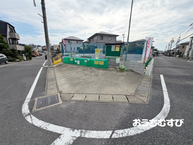 小牧市小松寺2期(全2棟)の前面道路含む現地写真