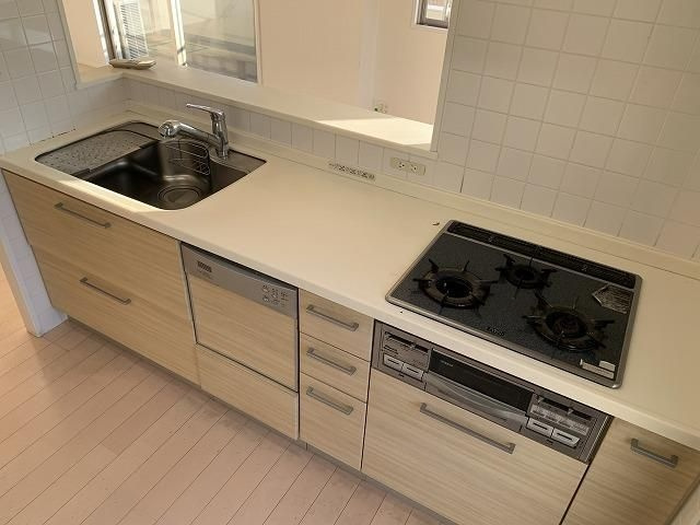 アーサー名島リバーパーク　301のキッチン