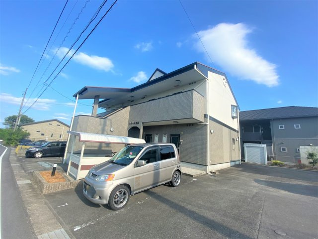 ルシール青葉のエントランス