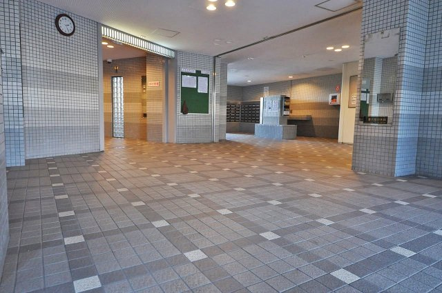 コスモ北野田のエントランス|エントランスホール
