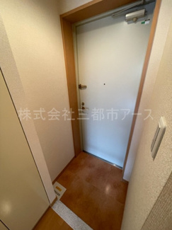 【玄関】 | スキヤハウス | スキヤハウス　は三都市アース中延店へお任せください！　ご内覧可能なお部屋は物件現地お待ち合わせご案内可能です！別号室参考画像