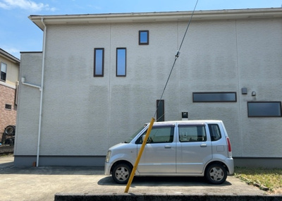 【外観】 | 向原中古戸建 | 隣家の土地はどうなっているのか、生活利便施設が近くにあるのか、学校まで近いかなど、お客様のライフスタイルにあわせたイメージが重要です。また、近くにあると困る施設が近くにないかも確認するといいでしょう。