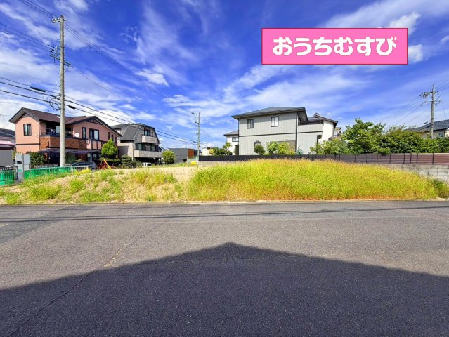 小牧市小松寺2期(全2棟)の前面道路含む現地写真
