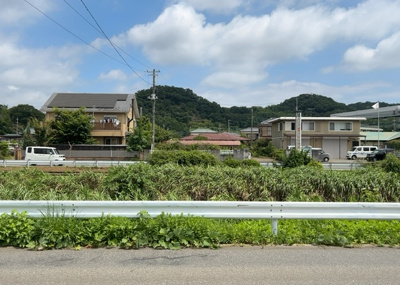 【展望】 | 小野中古戸建 | 土地の地勢が高台の場合、景色を綺麗にみることができ、景色にこだわってお家探ししている方におすすめです！また平坦地よりも風通しがいいというメリットがあります。デメリットもあるので是非現地でご確認下さい。