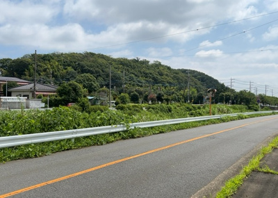 【展望】 | 小野中古戸建 | 桜や紅葉の名所に出かける人は多いと思いますが、家にいながら季節の移ろいを感じる生活を送りませんか？リビングや窓から見える景色が生活を彩るワンポイントに！現地から見える景色を堪能してみては如何でしょう。