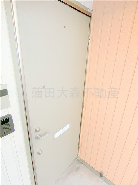 シャルム大森の玄関