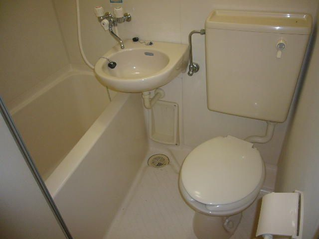 八王子市本町の賃貸マンションの浴室