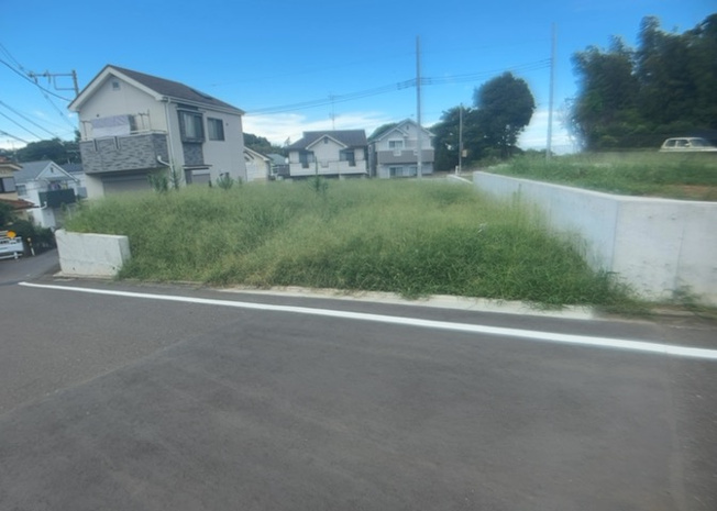 【外観】 | 石川町売地 | 物件の詳細については、現地を見てわかること以外に、役所や法務局などで調べないとわからないことがあります。そのため、現地に行く場合は、もしこの物件を買ったらどのような生活ができるかをイメージしましょう。
