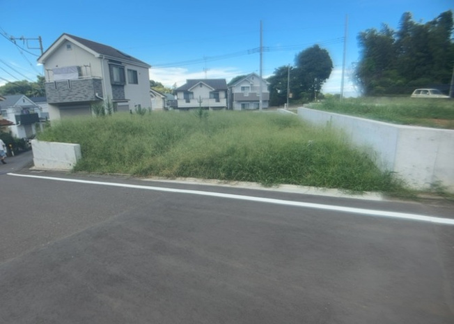【外観】 | 石川町売地 | 土地購入を検討されている場合、境界杭がない状態で購入してしまうと境界確定測量をする必要があり、費用がかかります。購入の前に、売主、隣土地所有者立ち合いのもと境界を確定し境界杭を設置するのがベストです。