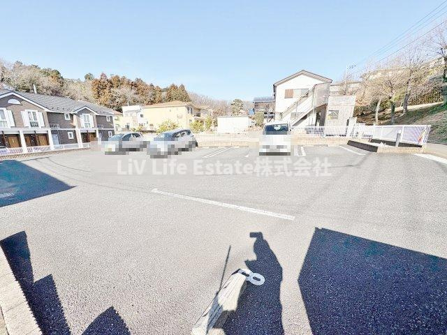 カトルセゾンの駐車場