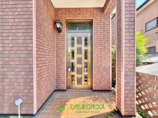 加須市花崎1期　中古一戸建ての玄関