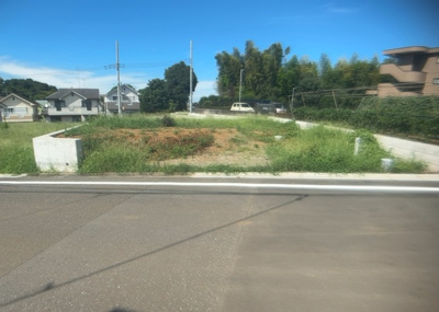 【外観】 | 石川町売地 | 土地の形が極端に長細かったり、狭小地、あるいは道路との高低差がある傾斜地だった場合、後々売ろうとしても買い手がつかない場合もあります。後々、売却することになった時に価値の下がらない土地を選びましょう。