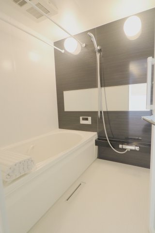 ＶＩＶＡＮＴ　ＨＩＬＬ川内の浴室