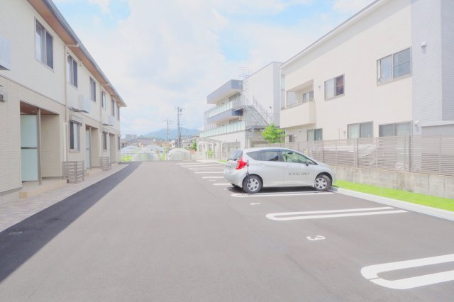ＶＩＶＡＮＴ　ＨＩＬＬ川内の駐車場