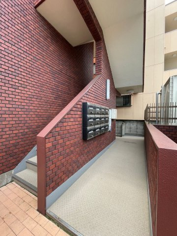 煉瓦館京極のエントランス