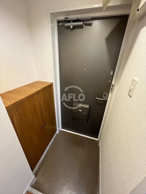 上六青山ハイツ　五条小学校区の玄関|上六青山ハイツ　玄関