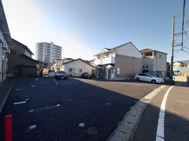 COURT GREEN HILL Aの駐車場
