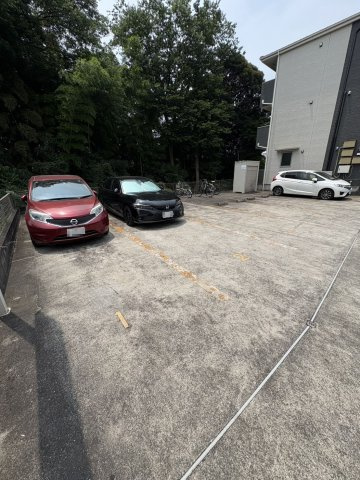 コスモス千葉寺の駐車場