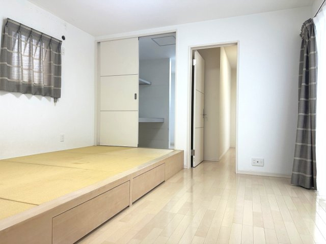 福山市新市町戸手　戸建住宅の洋室