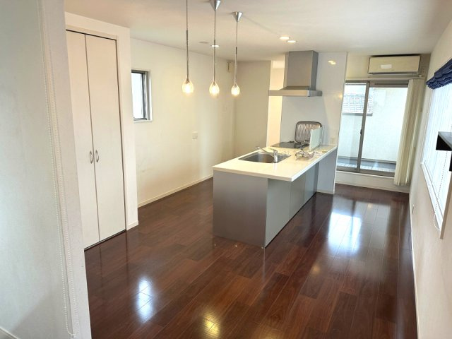 福山市新市町戸手　戸建住宅の居間・リビング