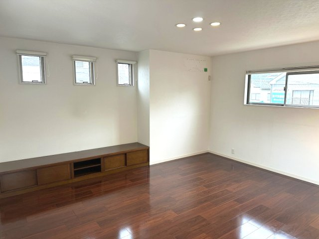 福山市新市町戸手　戸建住宅の居間・リビング